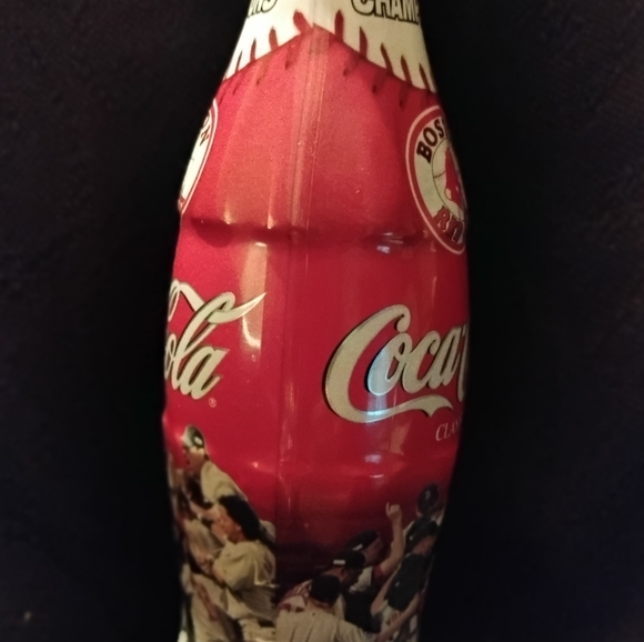 2004 World Champions COCA-COLA CLASSIC COLLECTOR'S BOTTLE! UNOPENED & MINT! - Picture 7 of 8